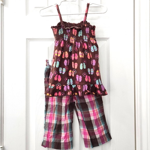 Children's Flip Flop Print Top and Plaid Pants Set size: 3T - Picture 2 of 9
